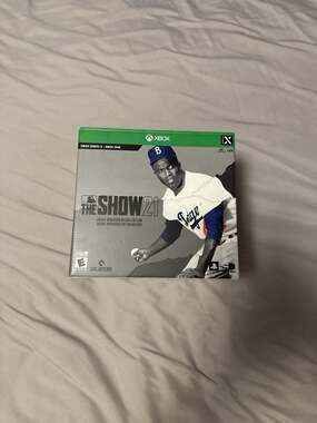 MLB The Show 21 JRobinson Deluxe Ed. Xbox Series X/Xbox One with Cap/Steelbook